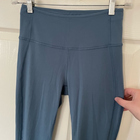 Lululemon Melodic Movement 7/8 Tight 25" Cutout Legging Size 4 - Picture 5 of 8